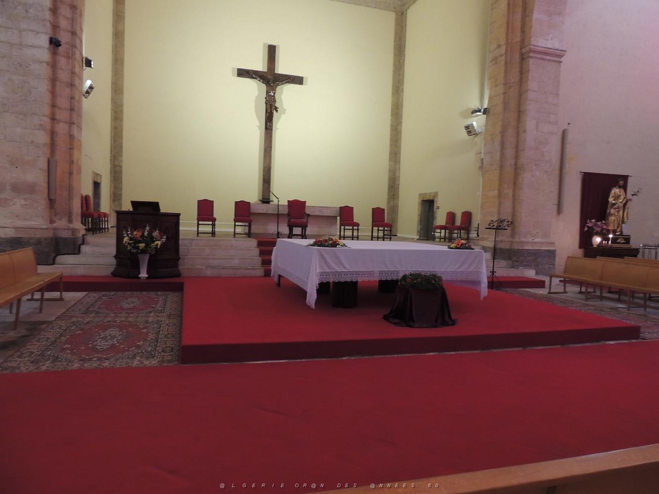 18  Eglise du Bon Voyage son Autel.JPG -           